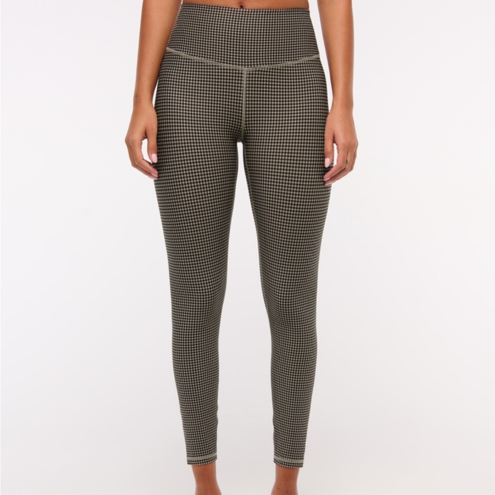 Women's Black and White Houndstooth Leggings